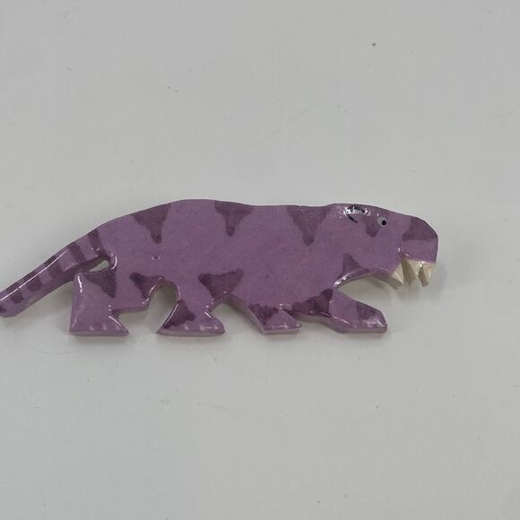 Vintage purple ceramic sabertooth tiger pin - Picture 1 of 3